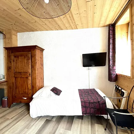 Hotell Des Marquisats 3*