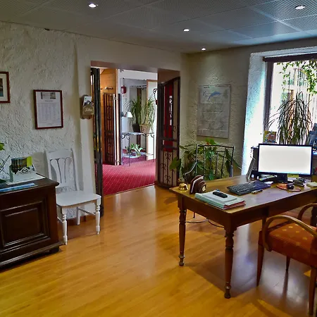 Hotel Des Marquisats 3*